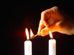 Shabbat candle-lighting times for Israel and US