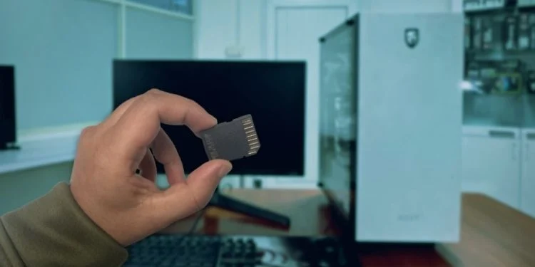 How to Insert a SD Card on PC (Step-by-step Guide)